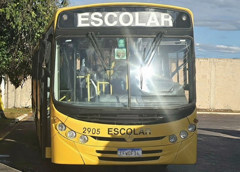 Ônibus Escolar Mercedes Benz